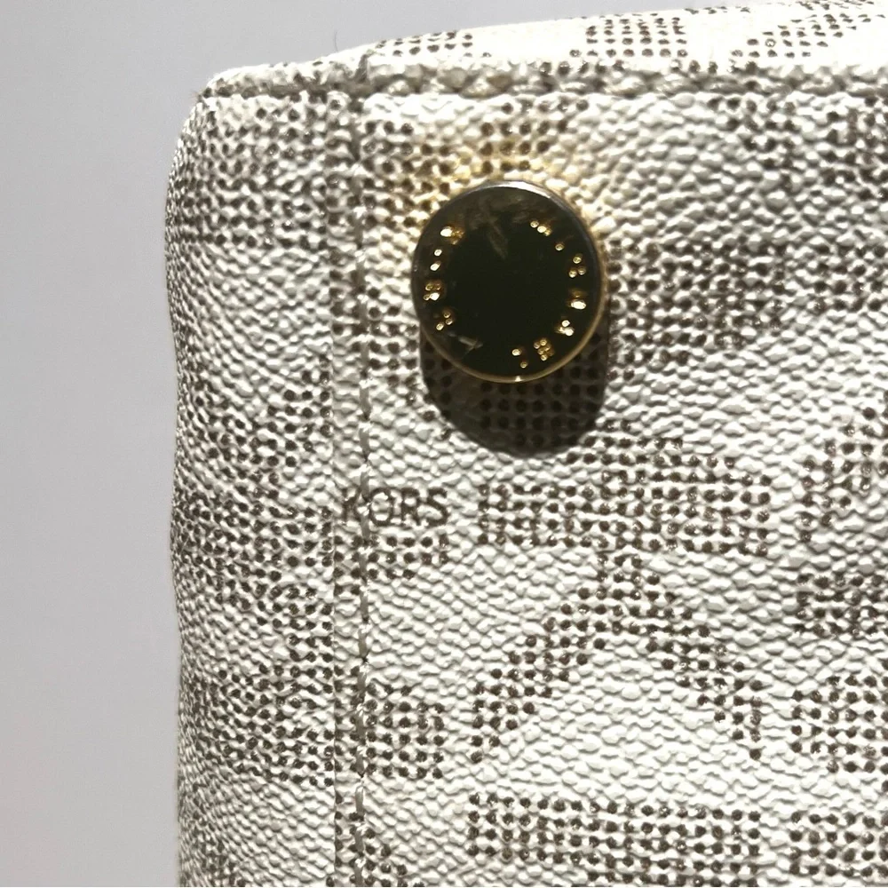 New, Light Brown, Purse By Michael Kors. FREE, Second, MK Gold Logo Ring. - Picture 8 of 13